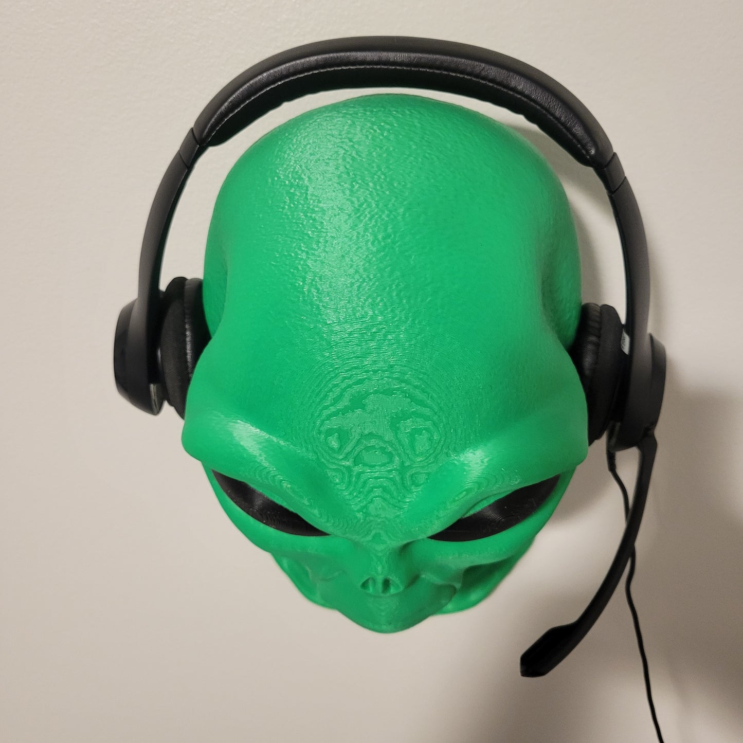 Headphone Holder Out-of-This-World Alien Headset Stand – Wall Mount for Gamers & Streamers