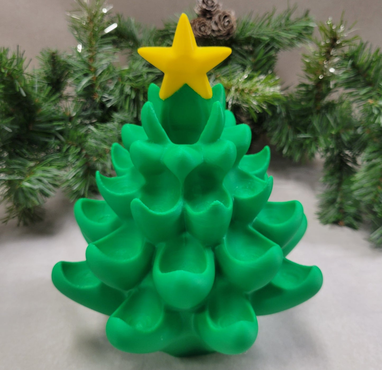 Christmas Tree Dice Tower & Display – Festive Dice Holder for DnD and Holiday-Themed Campaigns